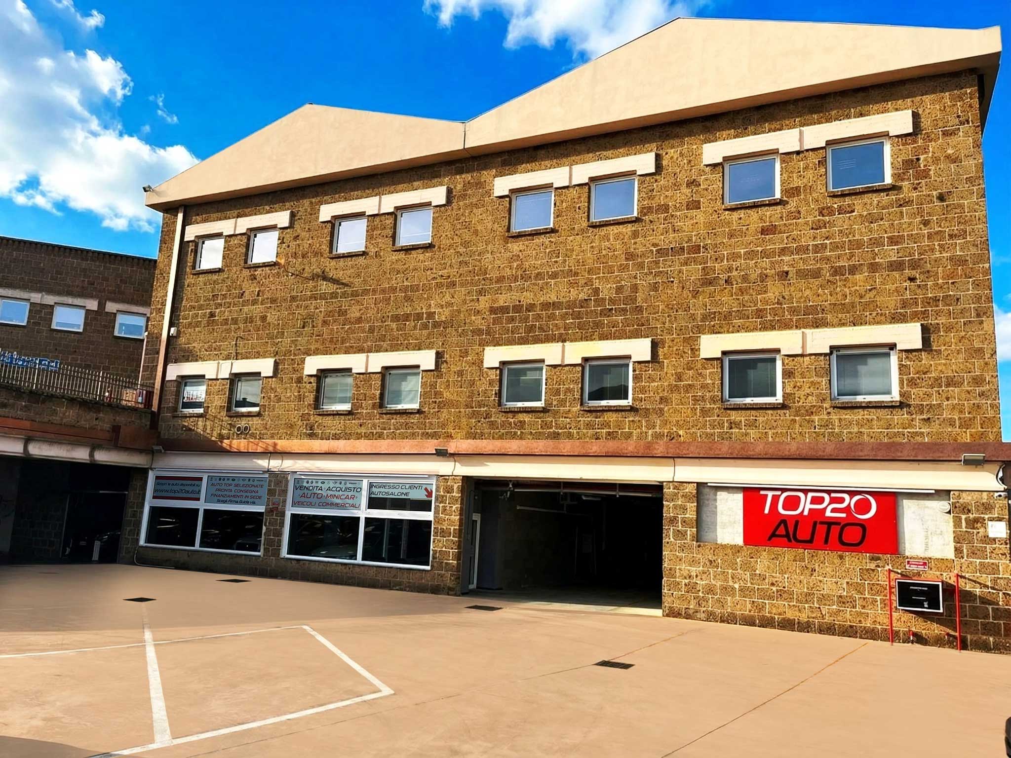 Facciata della sede operativa di Top20 auto